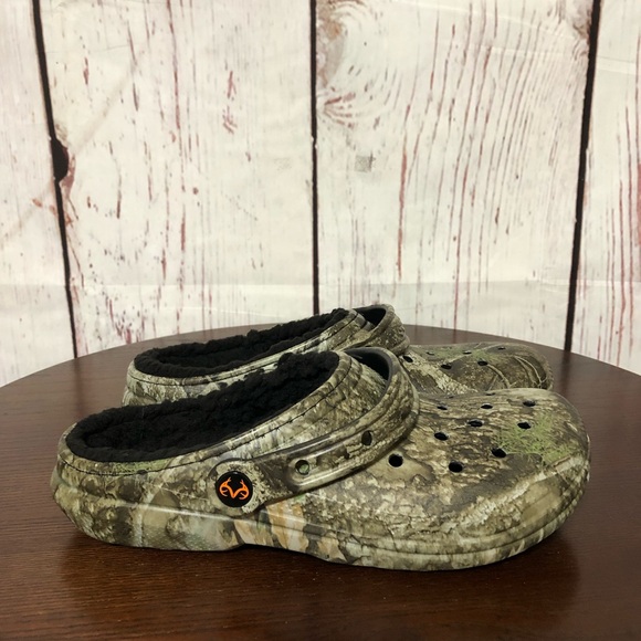 Crocs x Real Tree APX classic lined clog! Perfect for the cooler days 7 - Picture 3 of 7